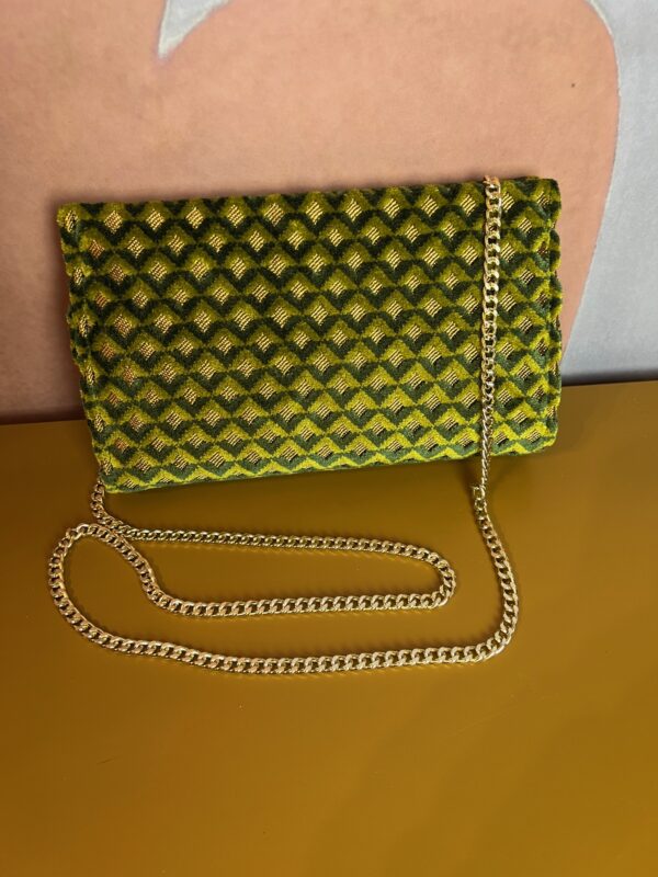POCHETTE MAMILLA con TRAME GEOMETRICHE