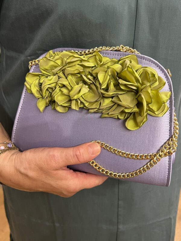 POCHETTE CAPRI MAMILLA raso CON fiore
